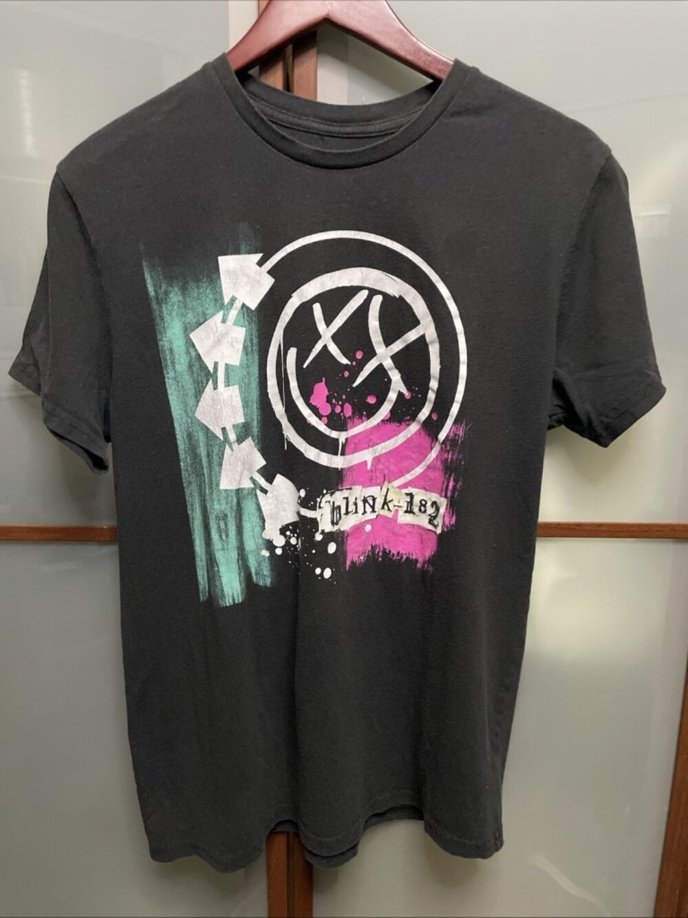 Blink-182 Band T-Shirt Tee Mens Medium Black Graphic Neon Logo Short Sleeve Punk